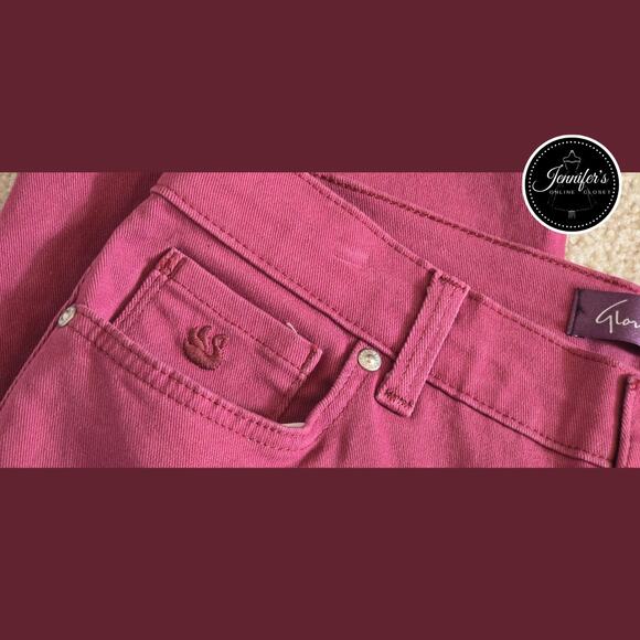 Gloria Vanderbilt NWT Magenta/Purple Amanda Denim Capri Pants Size 10 - Picture 3 of 8